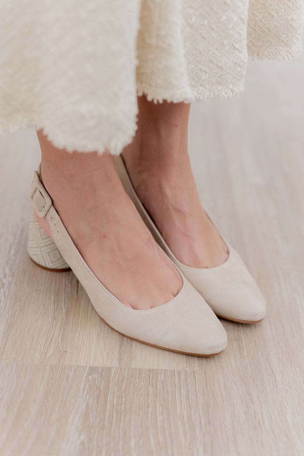 Ania Beige-tipo salón-ania, ante, liso, salón, tacon de 4, zapatos de color beige-Loovshoes