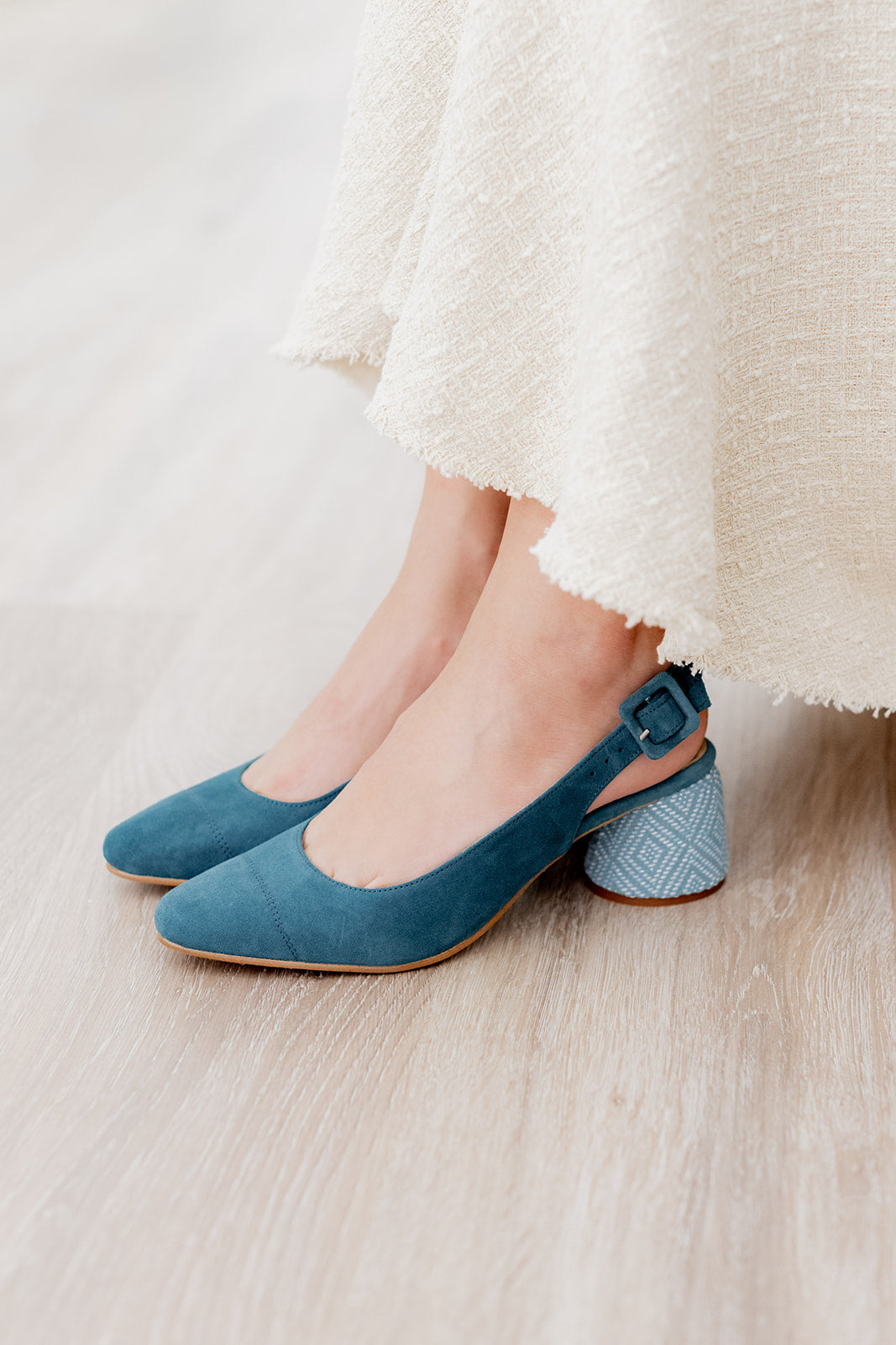 Ania Turquesa-tipo salón-ania, ante, liso, salón, tacon de 4, zapatos de color turquesa-Loovshoes