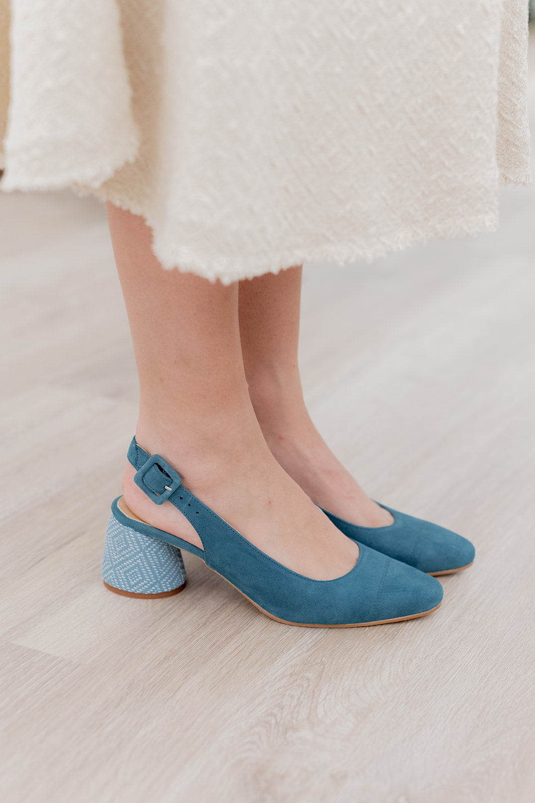 Ania Turquesa-tipo salón-ania, ante, liso, salón, tacon de 4, zapatos de color turquesa-Loovshoes