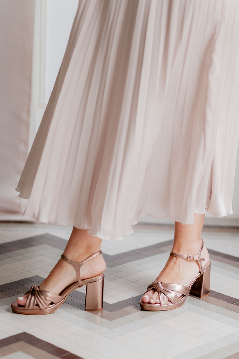 Isabel Bronce-Sandalia-Isabel-Loovshoes