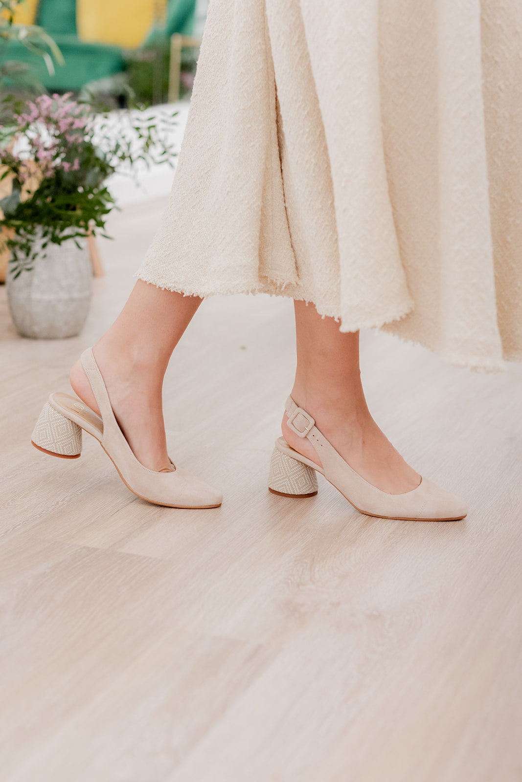 Ania Beige-tipo salón-ania, ante, liso, salón, tacon de 4, zapatos de color beige-Loovshoes