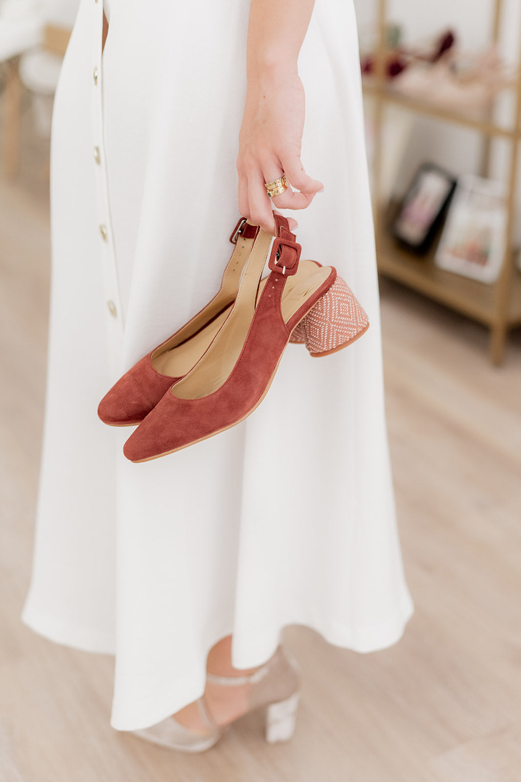 Ania Teja-tipo salón-ania, ante, liso, salón, tacon de 4, zapatos de color teja-Loovshoes