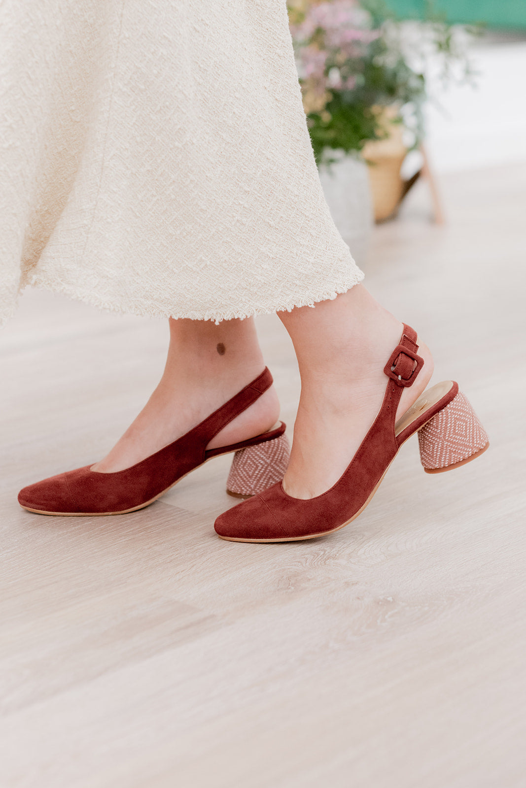 Ania Teja-tipo salón-ania, ante, liso, salón, tacon de 4, zapatos de color teja-Loovshoes