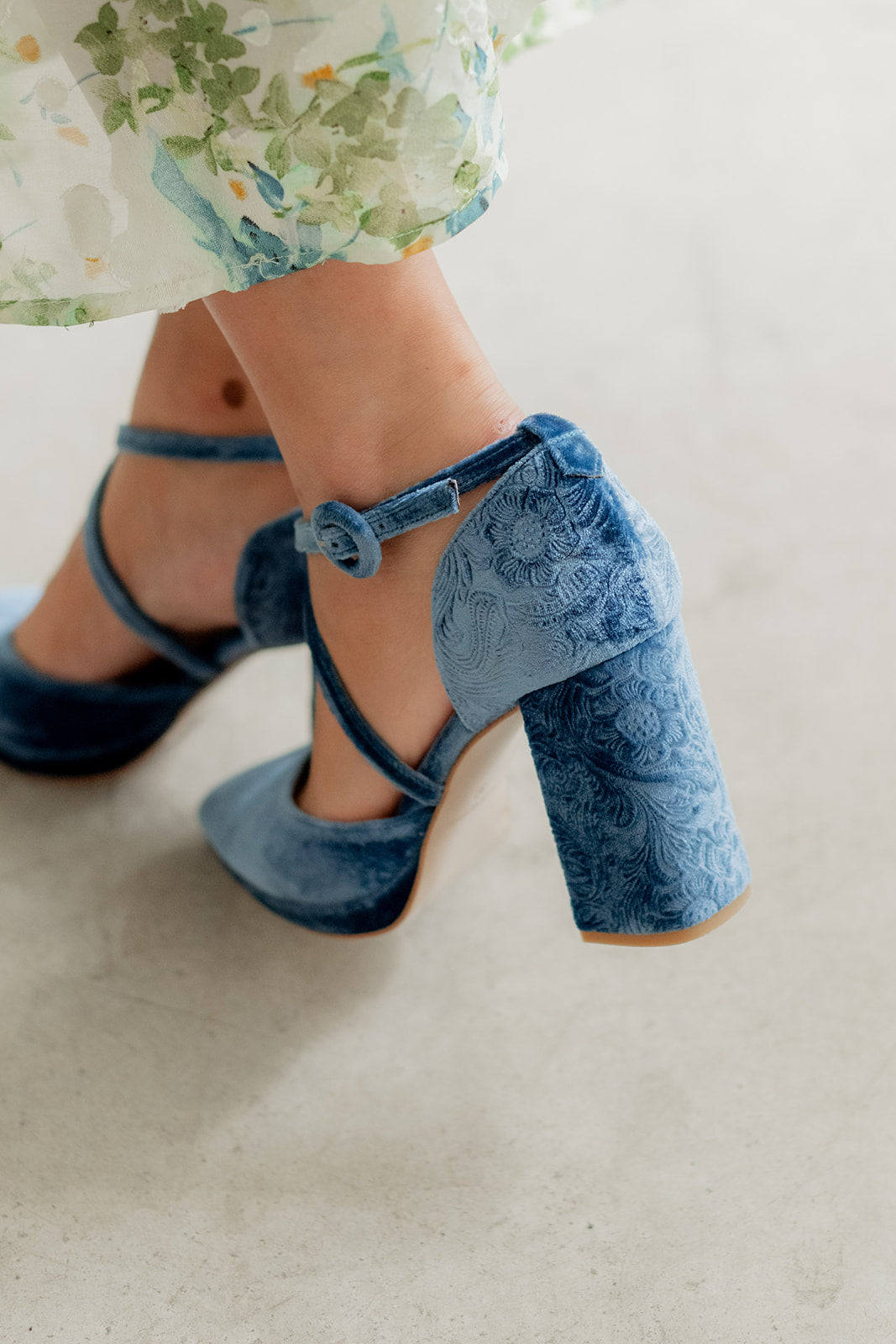 Adela Velvet Azul-Salón-Adela-Loovshoes