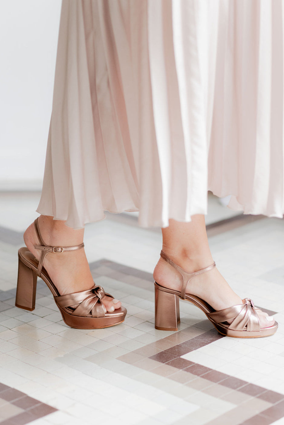 Isabel Bronce-Sandalia-Isabel-Loovshoes