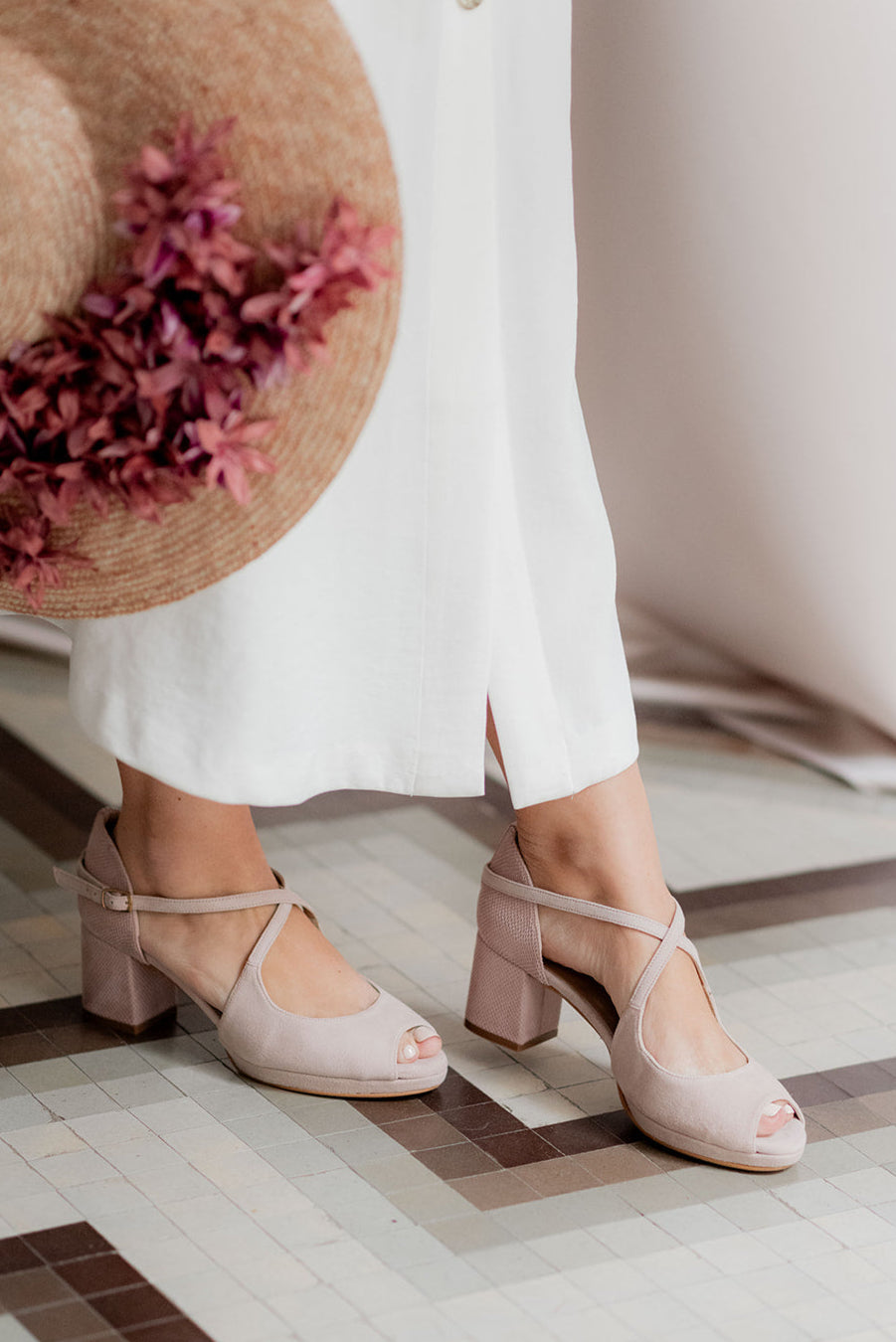 Unos Zapatos Rosa Palo URBAN S Zapato De Tacón Medio Ante ROSA