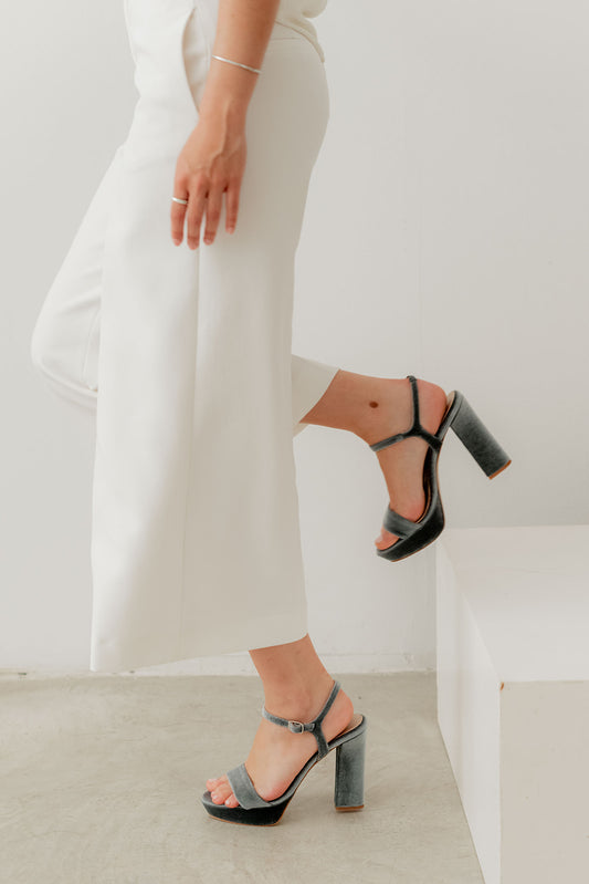 Loreto Velvet Gris-Sandalia-Loreto-Loovshoes
