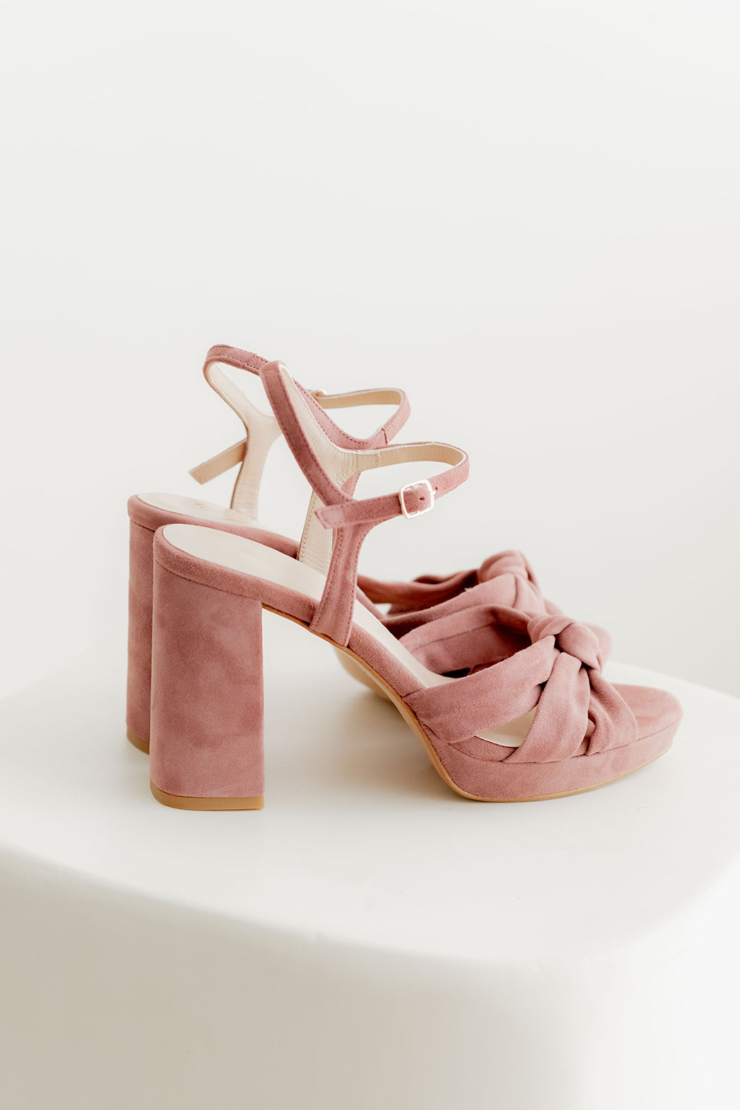 Isabel Rosado-Sandalia-Isabel-Loovshoes