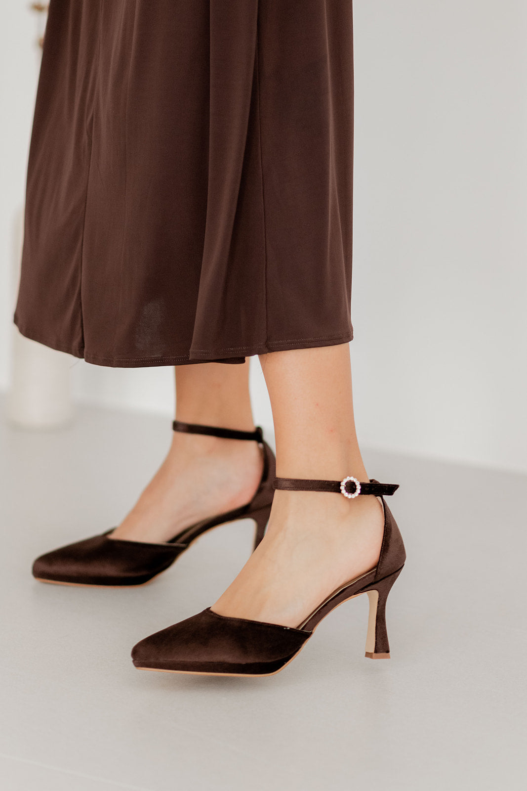 Helene Chocolate-Salón-helene-Loovshoes