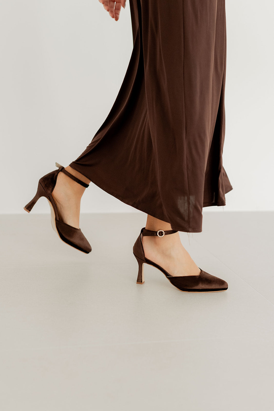 Helene Chocolate-Salón-helene-Loovshoes