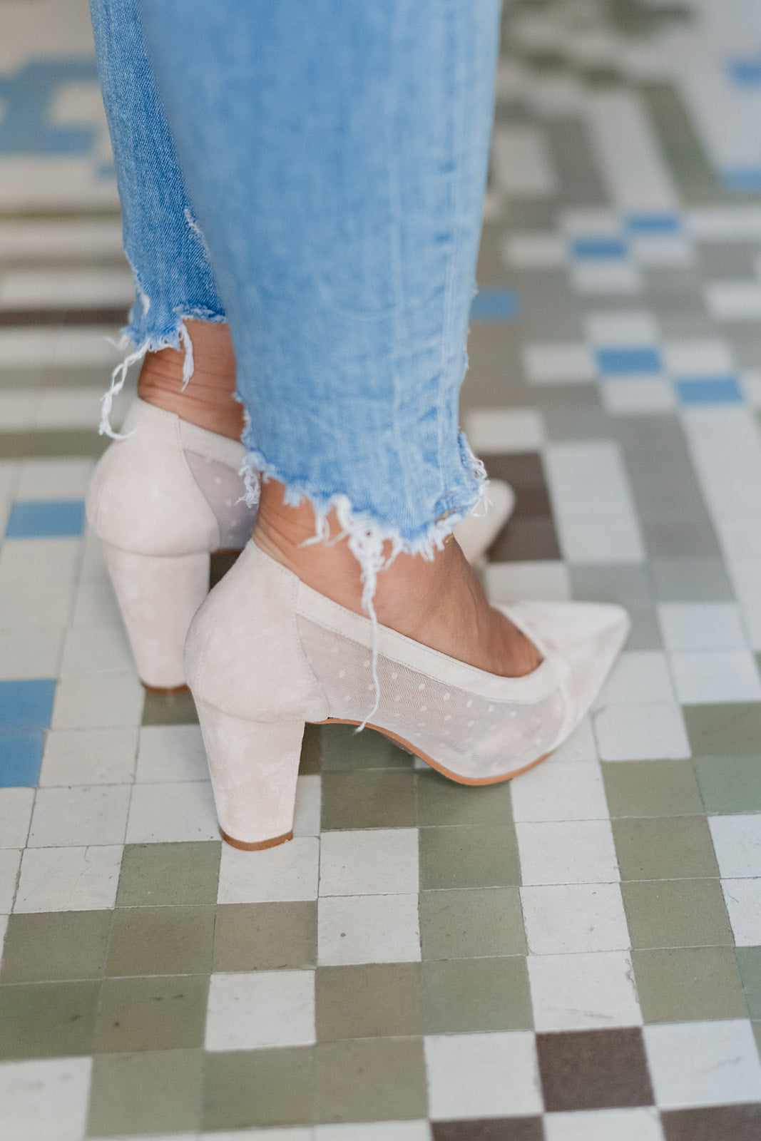 Mimosa Beige Plumeti-tipo salón-ante, mimosa, novia, plumetti, salón, tacón de 7.5, zapatos de color beige-Loovshoes
