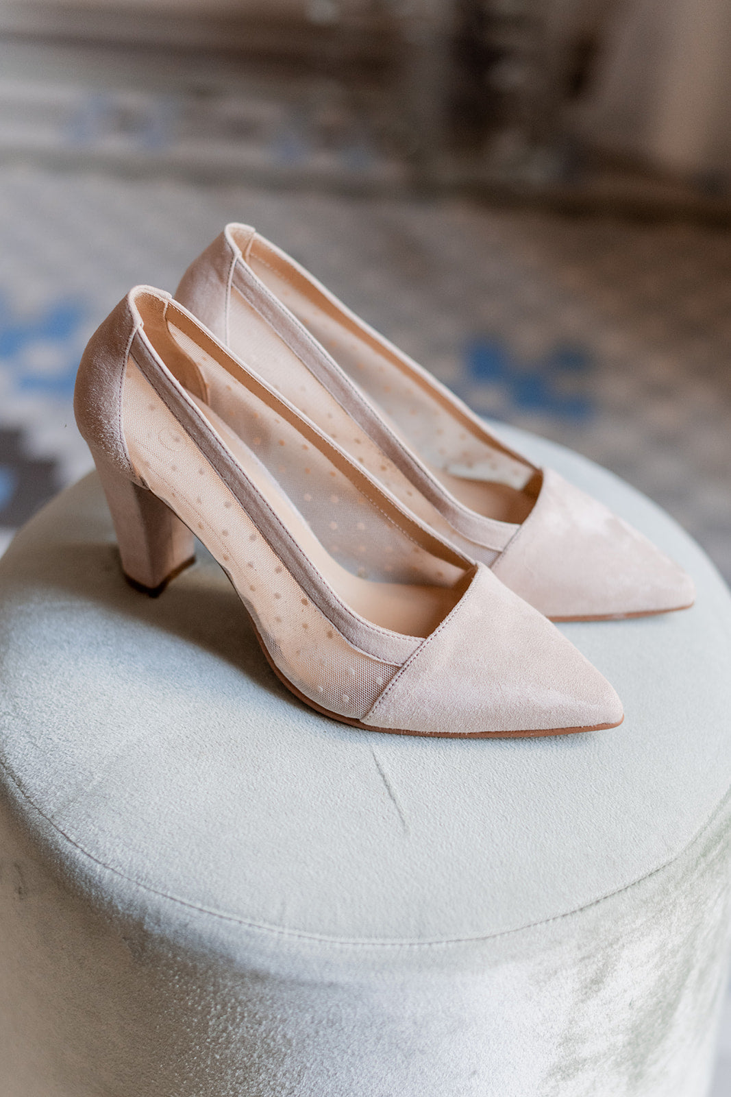 Mimosa Beige Plumeti-tipo salón-ante, mimosa, novia, plumetti, salón, tacón de 7.5, zapatos de color beige-Loovshoes