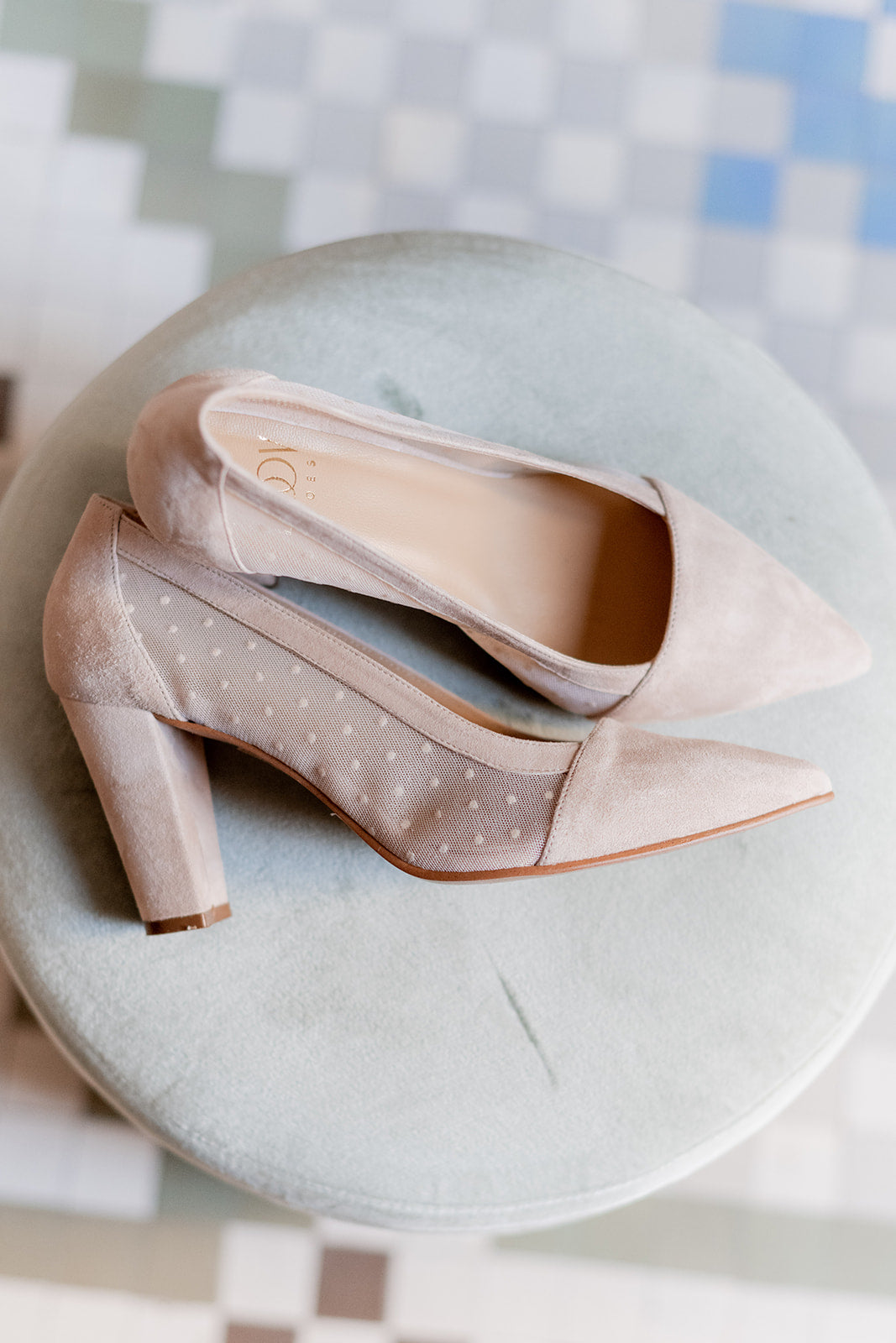 Mimosa Beige Plumeti-tipo salón-ante, mimosa, novia, plumetti, salón, tacón de 7.5, zapatos de color beige-Loovshoes