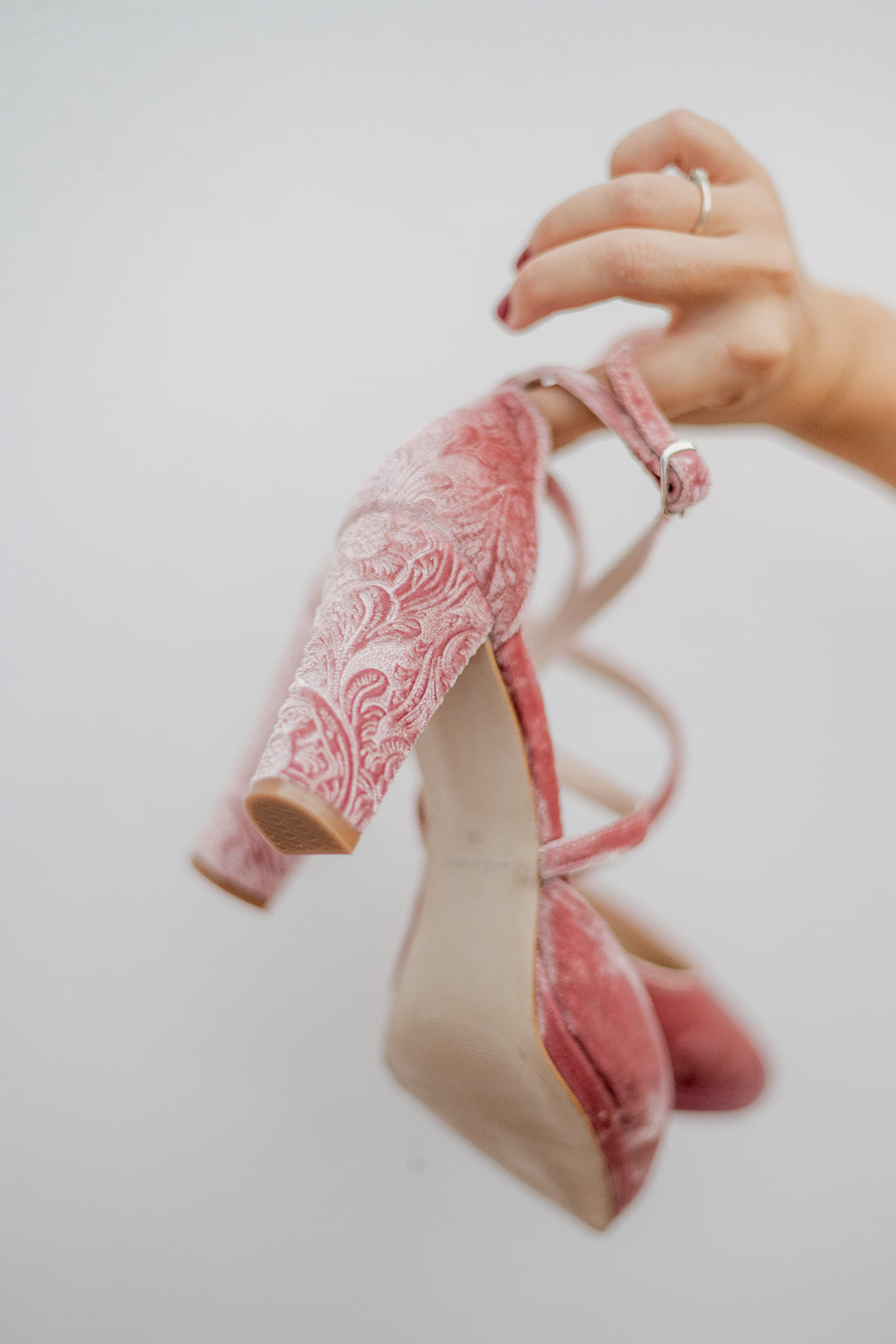 Celia Velvet Rosa-tipo salón-celia, cápsula velvet collection, liso, novia, salón, tacón de 7.5, terciopelo, terciopelo rosa, zapatos de color rosa-Loovshoes