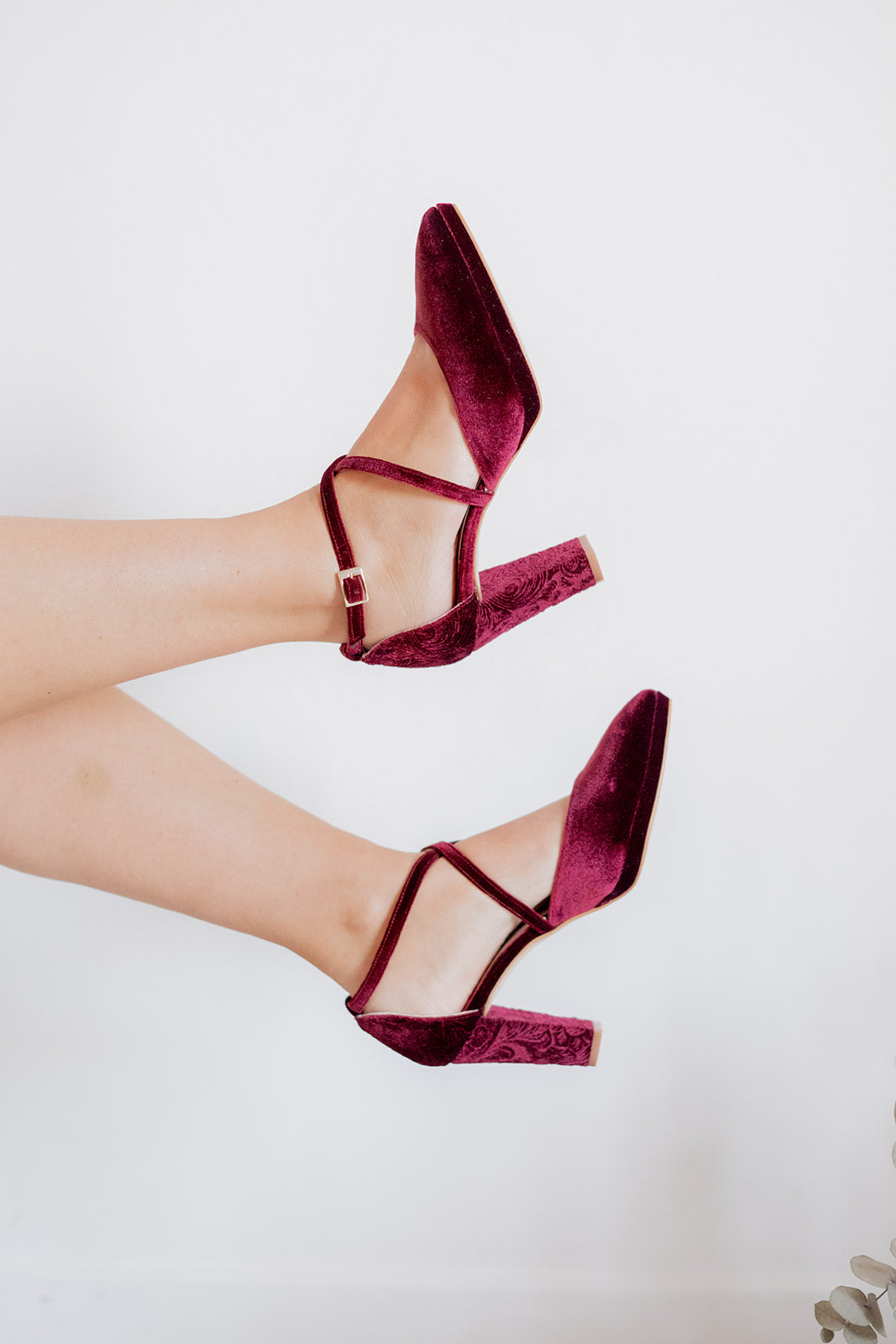 Celia Velvet Wine-tipo salón-celia, cápsula velvet collection, liso, novia, salón, tacón de 7.5, terciopelo, terciopelo granate, zapatos de color granate-Loovshoes