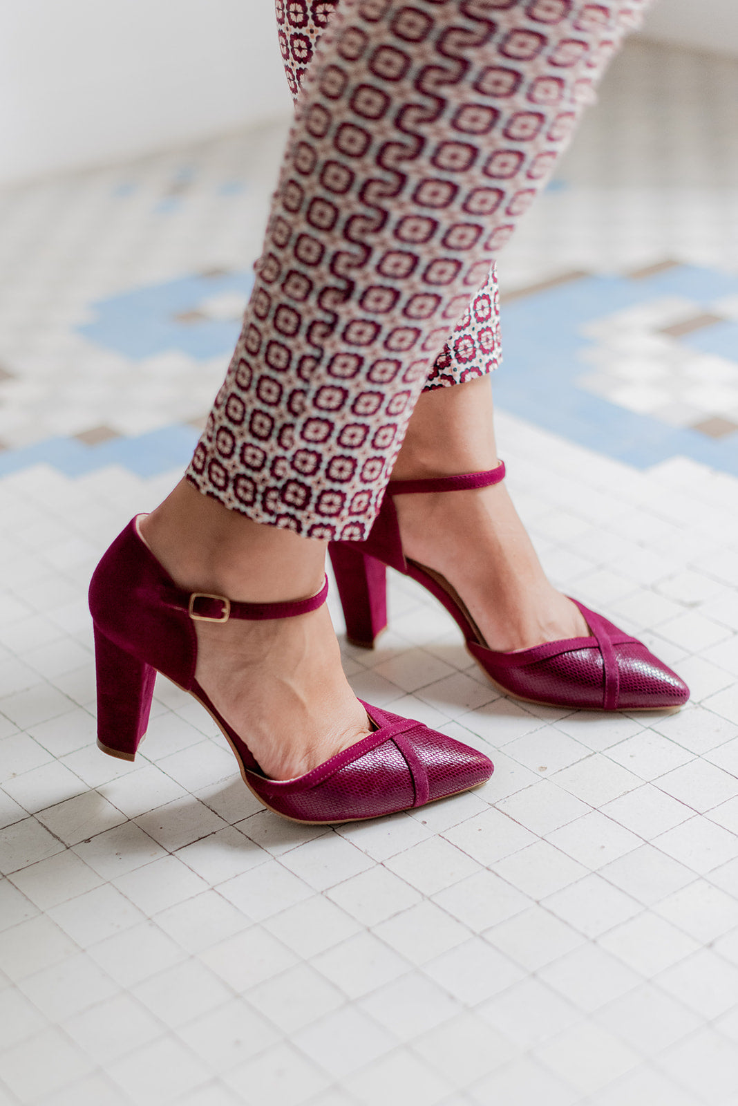 Petra Vino-tipo salón-ante, novia, petra, salón, tacón de 7.5, zapatos color vino-Loovshoes