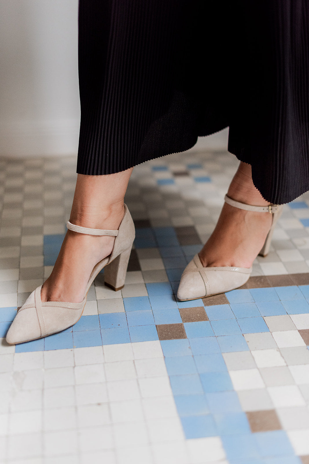 Petra Beige-tipo salón-ante, novia, petra, salón, tacón de 7.5, zapatos de color beige-Loovshoes