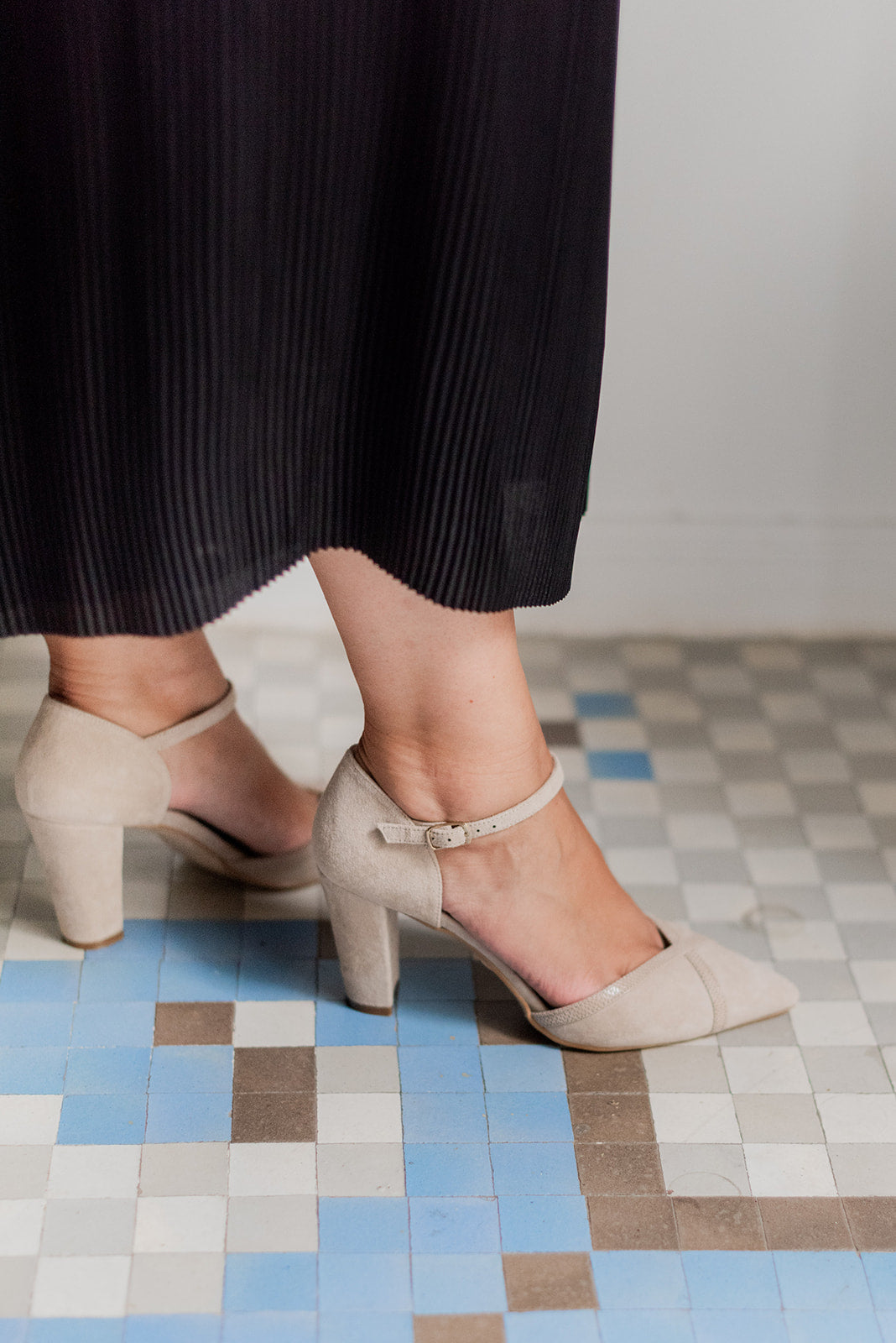 Petra Beige-tipo salón-ante, novia, petra, salón, tacón de 7.5, zapatos de color beige-Loovshoes