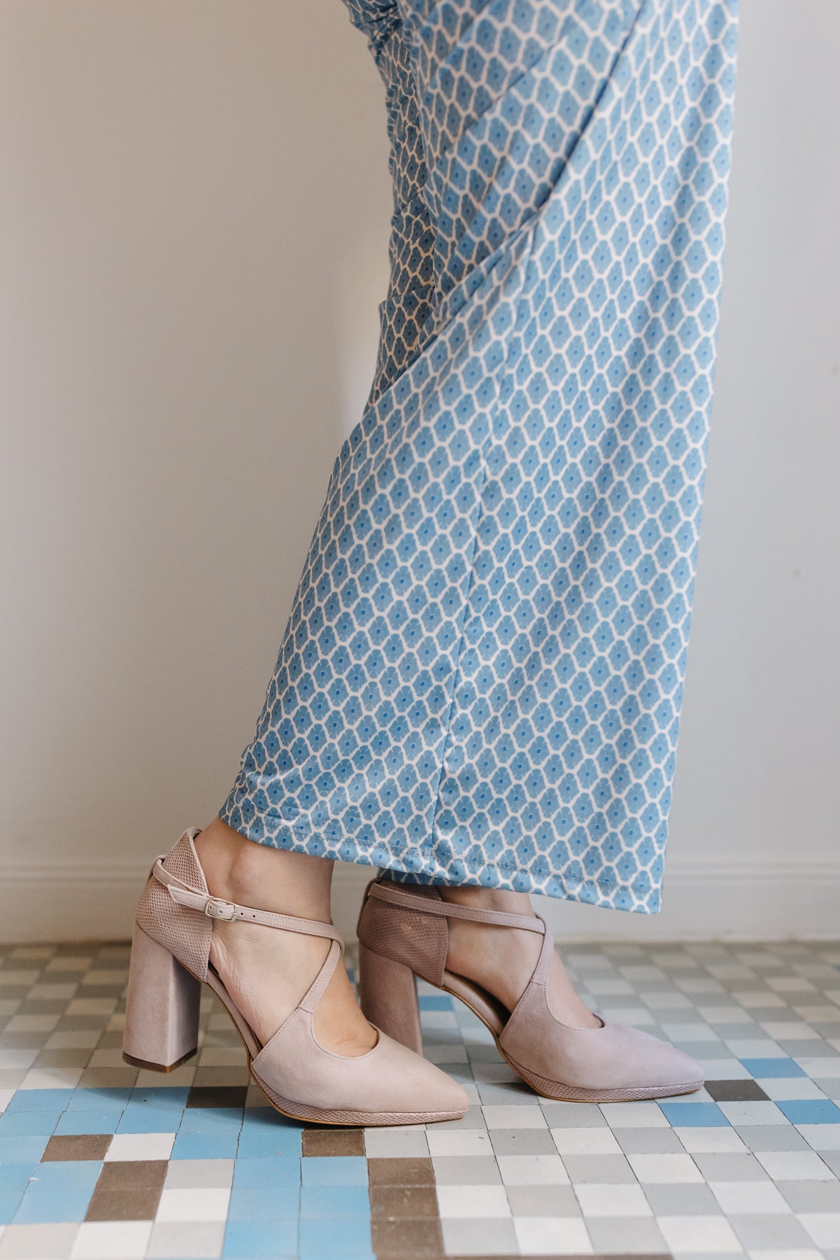 Olivia Rosa Nude-tipo salón-ante, novia, olivia, salón, tacón de 8.5, zapatos de color rosa nude-Loovshoes